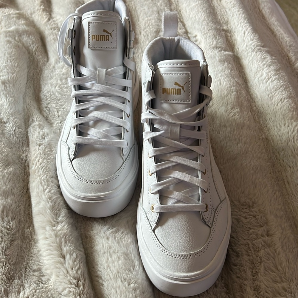 Women’s Puma High-Top Sneakers